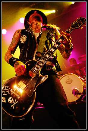 2004-02-13 - Backyard Babies från P3 Popstad 2004, Jönköping