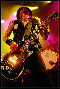 2004-02-13 - Backyard Babies från P3 Popstad 2004, Jönköping