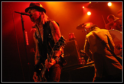 2004-02-13 - Backyard Babies från P3 Popstad 2004, Jönköping