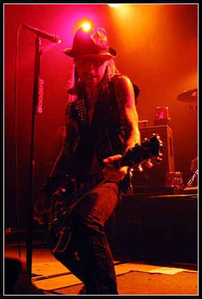 2004-02-13 - Backyard Babies från P3 Popstad 2004, Jönköping