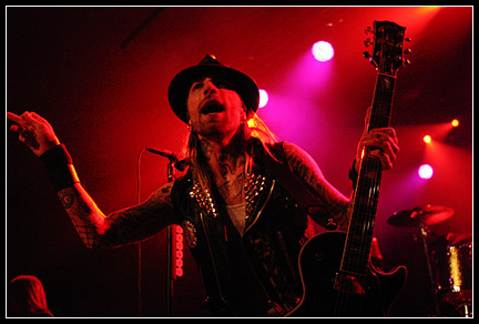 2004-02-13 - Backyard Babies från P3 Popstad 2004, Jönköping