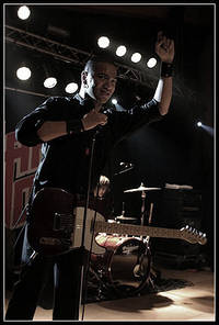 2003-11-06 - Danko Jones från Chalmers, Göteborg