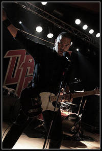 2003-11-06 - Danko Jones från Chalmers, Göteborg