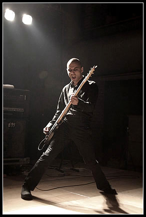 2003-11-06 - Danko Jones från Chalmers, Göteborg