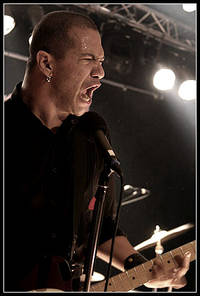 2003-11-06 - Danko Jones från Chalmers, Göteborg