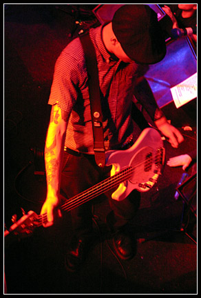 2003-12-02 - Flogging Molly från Sticky Fingers, Göteborg