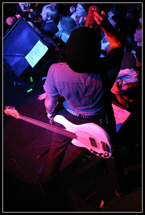 2003-12-02 - Flogging Molly från Sticky Fingers, Göteborg