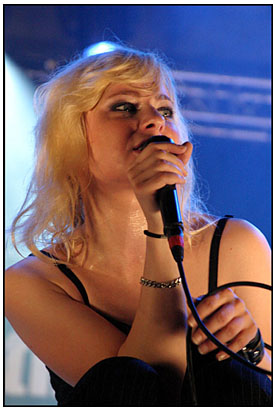 2003-08-09 - The Sounds från Gbg Kalaset, Göteborg