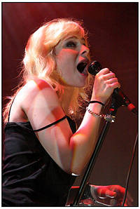 2003-08-09 - The Sounds från Gbg Kalaset, Göteborg