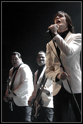 2004-01-22 - The Hives från Stora Teatern, Göteborg