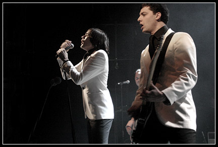 2004-01-22 - The Hives från Stora Teatern, Göteborg