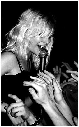 2003-04-15 - The Sounds från Sticky Fingers, Göteborg
