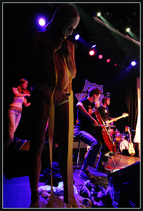 2004-03-02 - Hidden Cameras från Trädgår'n, Göteborg
