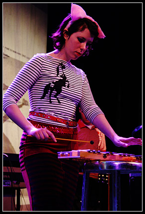 2004-03-02 - Hidden Cameras från Trädgår'n, Göteborg