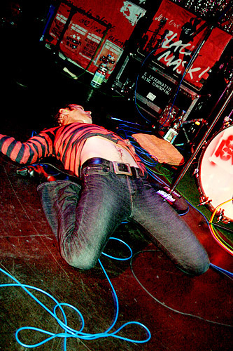 2004-05-21 - The (International) Noise Conspiracy från München Atomic Café, München