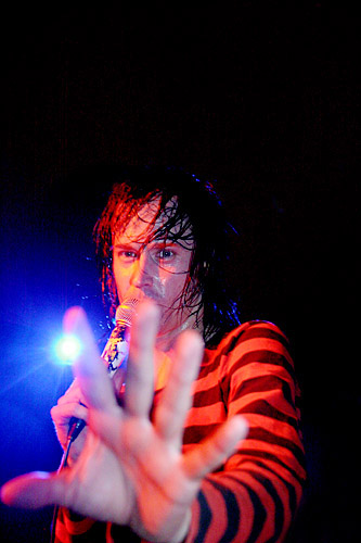 2004-05-21 - The (International) Noise Conspiracy från München Atomic Café, München