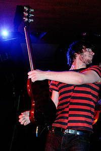 2004-05-21 - The (International) Noise Conspiracy från München Atomic Café, München