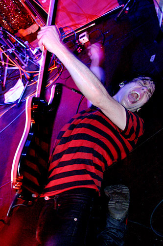 2004-05-21 - The (International) Noise Conspiracy från München Atomic Café, München