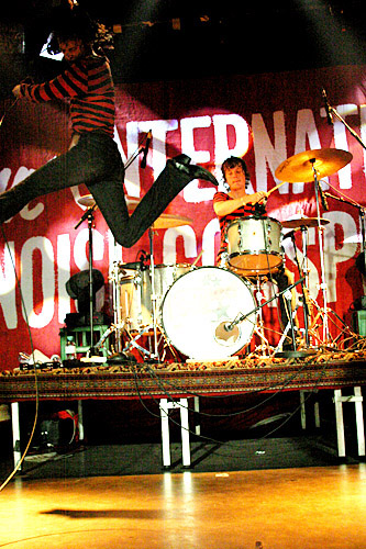 2004-05-22 - The (International) Noise Conspiracy från Wien Planet Music, Wien