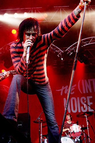 2004-06-18 - The (International) Noise Conspiracy från Hultsfred, Hultsfred