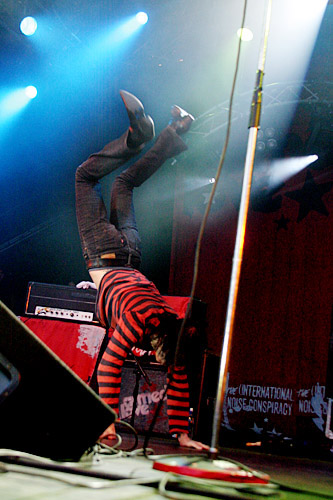 2004-06-18 - The (International) Noise Conspiracy från Hultsfred, Hultsfred