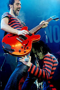 2004-06-18 - The (International) Noise Conspiracy från Hultsfred, Hultsfred