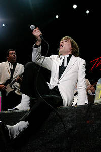 2004-06-26 - The Hives från Hurricane - Southside, Hamburg
