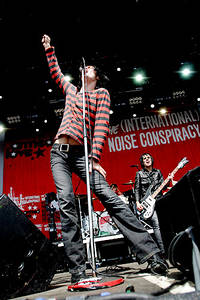 2004-06-26 - The (International) Noise Conspiracy från Hurricane - Southside, Hamburg