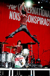 2004-06-26 - The (International) Noise Conspiracy från Hurricane - Southside, Hamburg