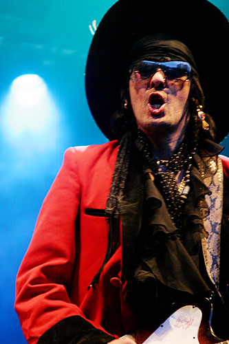 2004-07-08 - Hanoi Rocks från Peace & Love, Borlänge