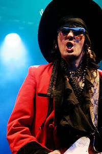 2004-07-08 - Hanoi Rocks från Peace & Love, Borlänge