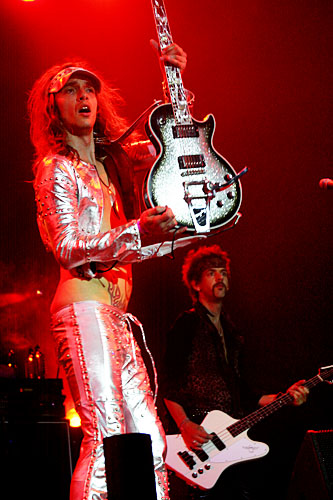 2004-07-29 - The Darkness från Storsjöyran, Östersund