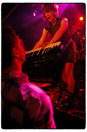 2004-04-02 - The Metric från Debaser Slussen, Stockholm