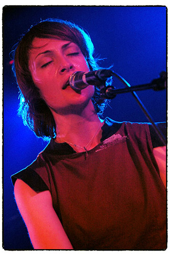 2004-04-02 - The Metric från Debaser Slussen, Stockholm