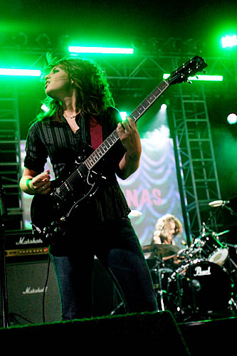 2004-08-26 - The Donnas från Reading Festival, Reading