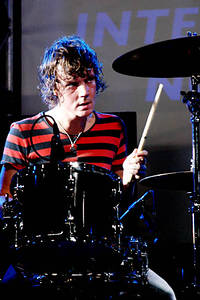 2004-08-26 - The (International) Noise Conspiracy från Reading Festival, Reading