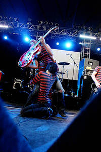 2004-08-26 - The (International) Noise Conspiracy från Reading Festival, Reading