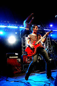 2004-08-26 - The (International) Noise Conspiracy från Reading Festival, Reading