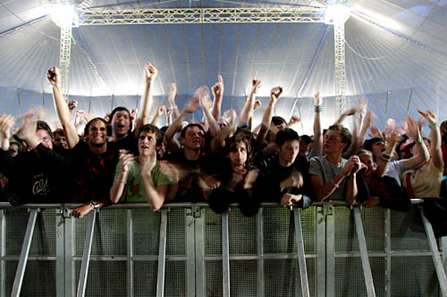 2004-08-26 - The (International) Noise Conspiracy från Reading Festival, Reading