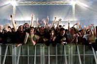 2004-08-26 - The (International) Noise Conspiracy från Reading Festival, Reading
