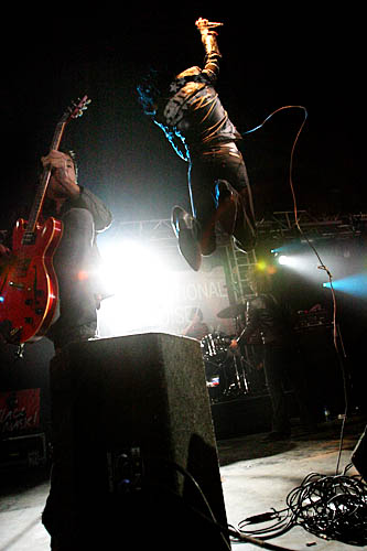 2004-08-26 - The (International) Noise Conspiracy från Reading Festival, Reading