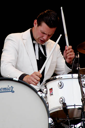 2004-08-26 - The Hives från Reading Festival, Reading