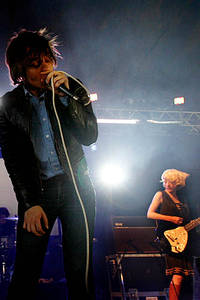 2004-08-26 - Ikara Colt från Reading Festival, Reading