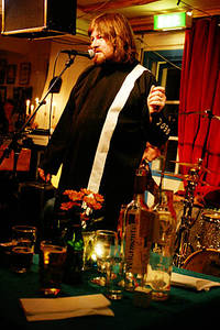 2004-08-30 - The Soundtrack Of Our Lives från Slussens Pensionat, Orust
