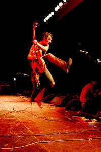 2004-09-09 - The (International) Noise Conspiracy från Heartattack, Stockholm