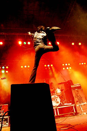 2004-09-09 - The (International) Noise Conspiracy från Heartattack, Stockholm