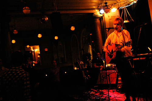 2004-09-30 - El Perro Del Mar från Bommens Salonger, Göteborg 2004-09-30 - El Perro Del Mar från Bommens Salonger, Göteborg