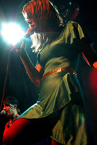 2004-09-30 - Le Tigre från Mondo, Stockholm