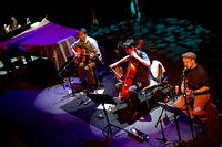 2004-10-02 - The Magnetic Fields från Chinateatern, Stockholm