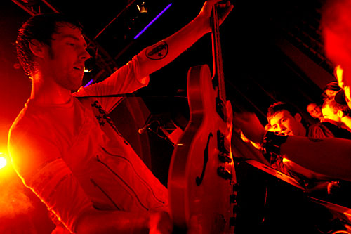 2004-10-01 - The (International) Noise Conspiracy från Sticky Fingers, Göteborg